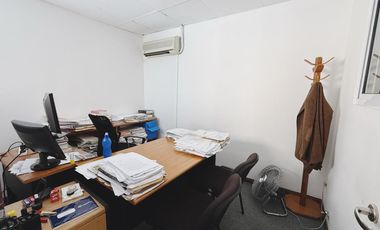 Oficina en planta alta