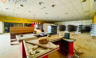 Local en Carcaraña con casa de 5 dormitorios