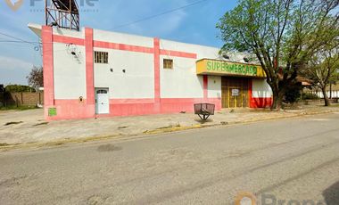 Local en Carcaraña con casa de 5 dormitorios