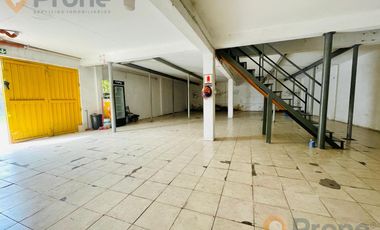 Local en Carcaraña con casa de 5 dormitorios