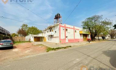 Local en Carcaraña con casa de 5 dormitorios