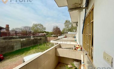 Local en Carcaraña con casa de 5 dormitorios