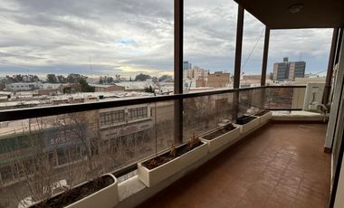 Depto en VENTA céntrico 4 dormitorios, General Roca, Río Negro