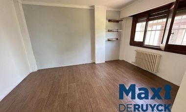 Importante chalet en la barranca de Quilmes