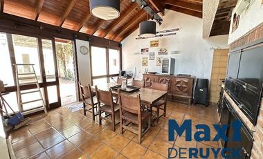 Importante chalet en la barranca de Quilmes