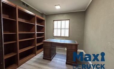 Importante chalet en la barranca de Quilmes