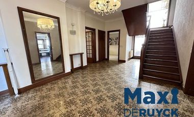 Importante chalet en la barranca de Quilmes