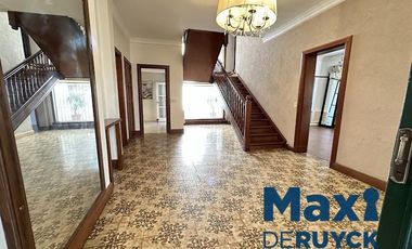 Importante chalet en la barranca de Quilmes