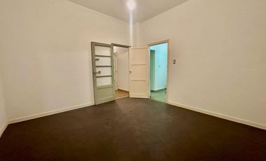 Casa al Frente de 2 dormitorios