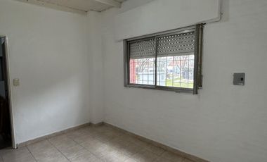 Depto. tipo casa a nuevo sin expensas!