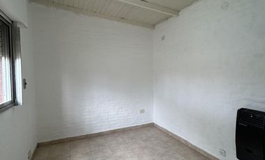 Depto. tipo casa a nuevo sin expensas!