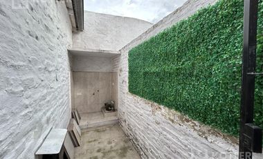 Depto. tipo casa a nuevo sin expensas!