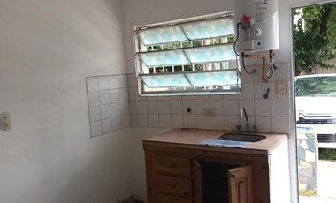 DEPARTAMENTO TIPO CASA AL FRENTE