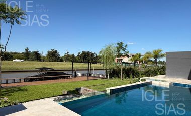 Casa en venta y alquiler al río en El Yacht, Nordelta