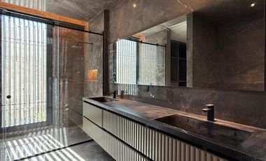 Casa en venta y alquiler al río en El Yacht, Nordelta