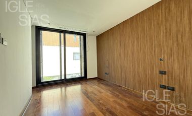 Casa en venta y alquiler al río en El Yacht, Nordelta