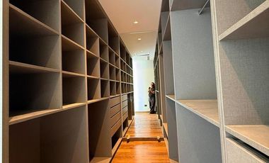 Casa en venta y alquiler al río en El Yacht, Nordelta