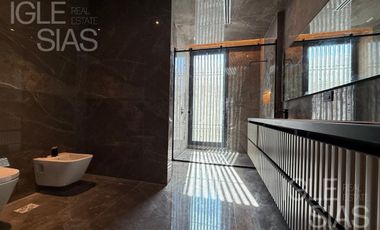 Casa en venta y alquiler al río en El Yacht, Nordelta