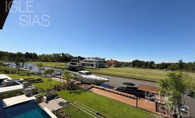 Casa en venta y alquiler al río en El Yacht, Nordelta
