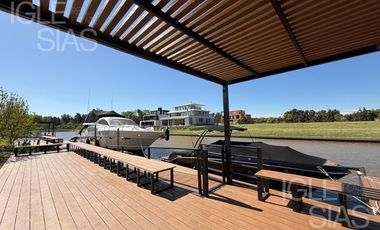 Casa en venta y alquiler al río en El Yacht, Nordelta