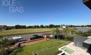 Casa en venta y alquiler al río en El Yacht, Nordelta