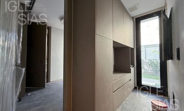 Casa en venta y alquiler al río en El Yacht, Nordelta