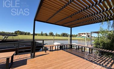 Casa en venta y alquiler al río en El Yacht, Nordelta
