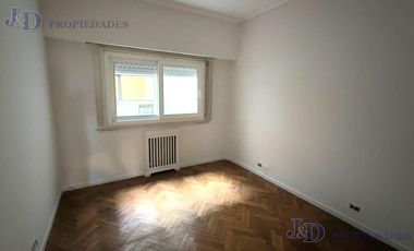 CUATRO AMBIENTES DE CATEGORIA EN RECOLETA CON ESPECTACULAR VISTA ABIERTA