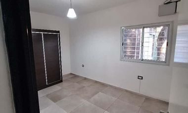 Casa de dos dormitorios con pileta en Unquillo