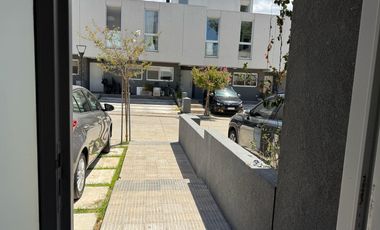 Venta Duplex Ovejitas I, 5 ambientes, jardin 2 cocheras San Isidro