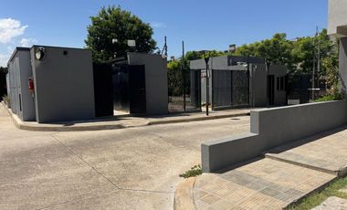 Venta Duplex Ovejitas I, 5 ambientes, jardin 2 cocheras San Isidro