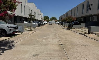 Venta Duplex Ovejitas I, 5 ambientes, jardin 2 cocheras San Isidro