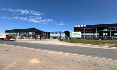 NAVE INDUSTRIAL EN POLO 52 - PARQUE INDUSTRIAL - ALQUILER