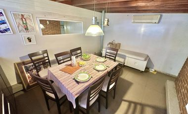 Departamento de 3 dormitorios con patio. Cochera