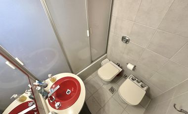 Departamento de 3 dormitorios con patio. Cochera