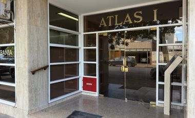 Dpto. de 3 Dorm. y 2 Baños - Centro de Cipolletti