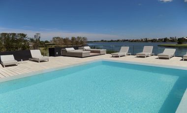 Departamento en venta y/o alquiler anual.  Yoo Nordelta- 3 dormitorios .PB .Jardín