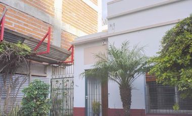 Casa para alquiler como Local Comercial en centro de Banfield Este
