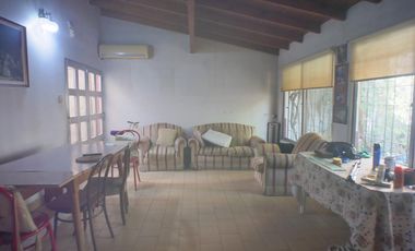 Casa para alquiler como Local Comercial en centro de Banfield Este