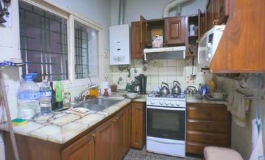 Casa para alquiler como Local Comercial en centro de Banfield Este