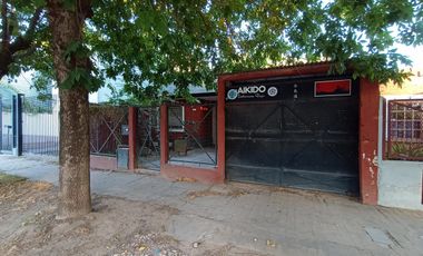 GIMNASIO CON VIVIENDA PERMUTA POR PROPIEDAD EN TRASLASIERRA CORDOBA