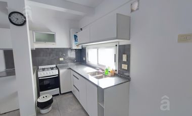 Departamento en Alquiler en Villa Ballester con cochera.