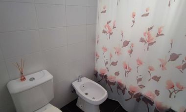 Departamento en Alquiler en Villa Ballester con cochera.