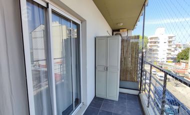 Departamento en Alquiler en Villa Ballester con cochera.