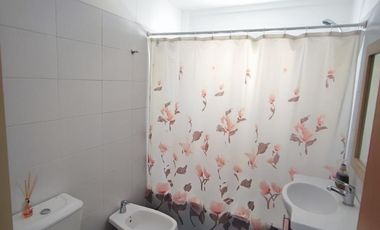 Departamento en Alquiler en Villa Ballester con cochera.