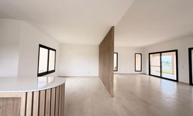 Casa en venta sobre laguna en San Sebastián