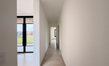 Casa en venta sobre laguna en San Sebastián