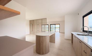 Casa en venta sobre laguna en San Sebastián