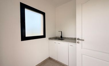 Casa en venta sobre laguna en San Sebastián