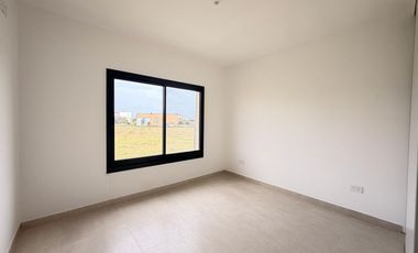 Casa en venta sobre laguna en San Sebastián